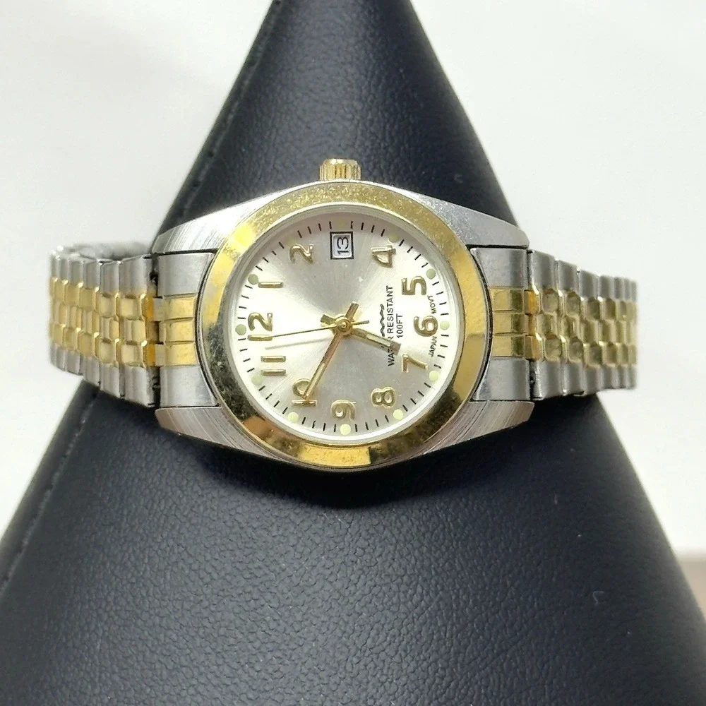 Geneva Womens Gold Tone Date Watch Water Resistant 100m Works Great
